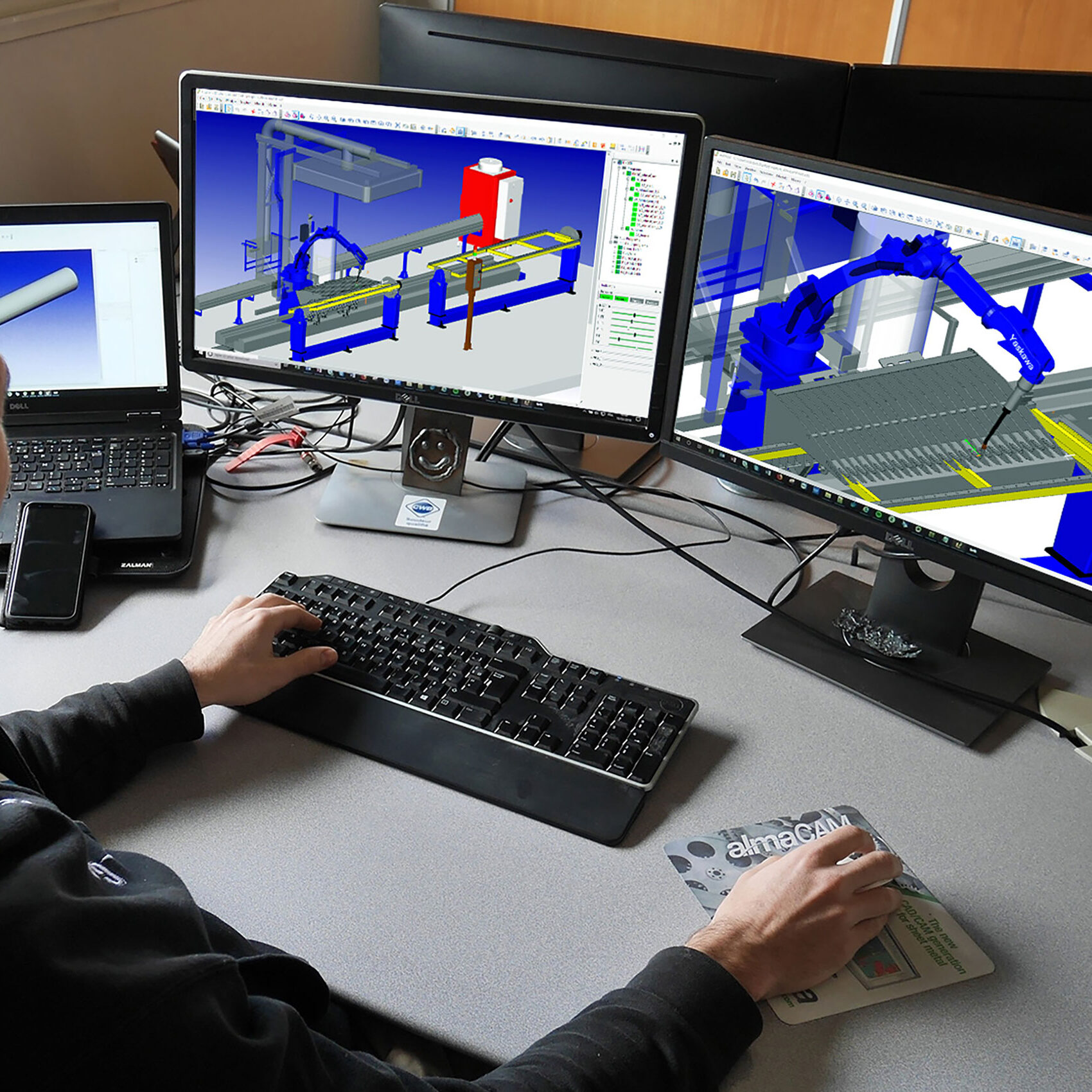 Almacam OLP software user with Yaskawa robot